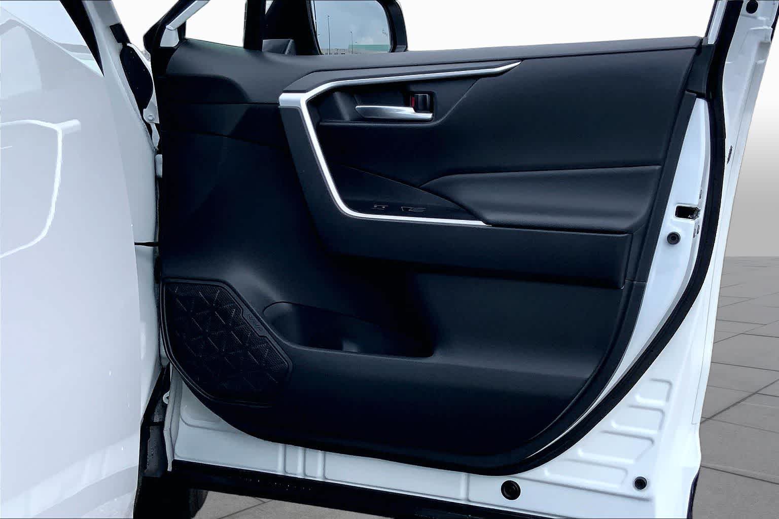 2025 Toyota RAV4 Hybrid XLE Ice Cap at Group 1 GMC Buick South
