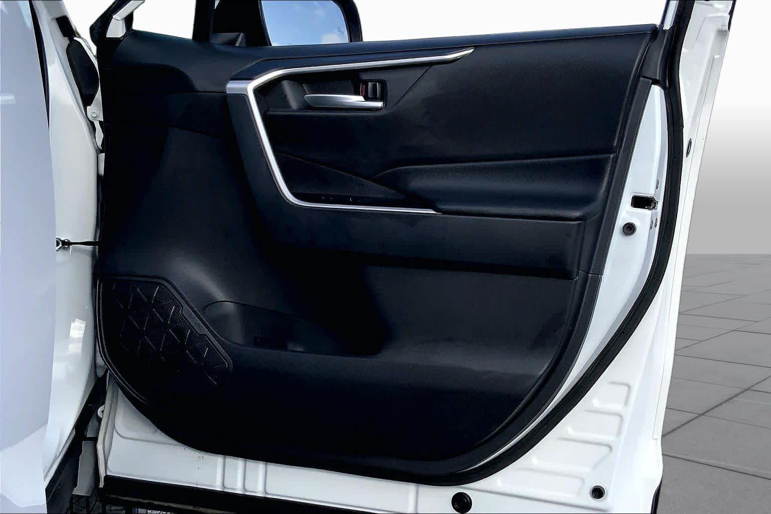 2025 Toyota RAV4 Hybrid XLE Ice Cap at Group 1 Toyota Southwest