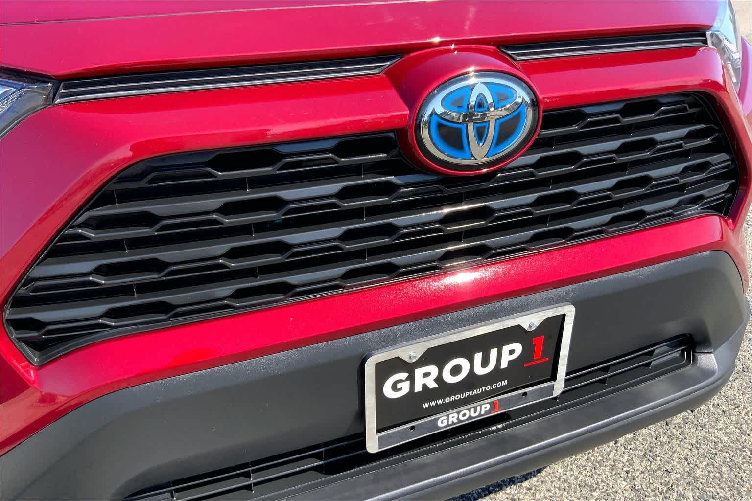 2022 Toyota RAV4 Hybrid XLE Ruby Flare Pearl at Group 1 Toyota Southwest