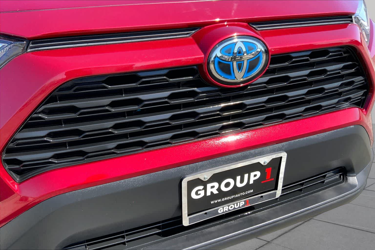 2022 Toyota RAV4 Hybrid XLE Ruby Flare Pearl at Group 1 Toyota Southwest