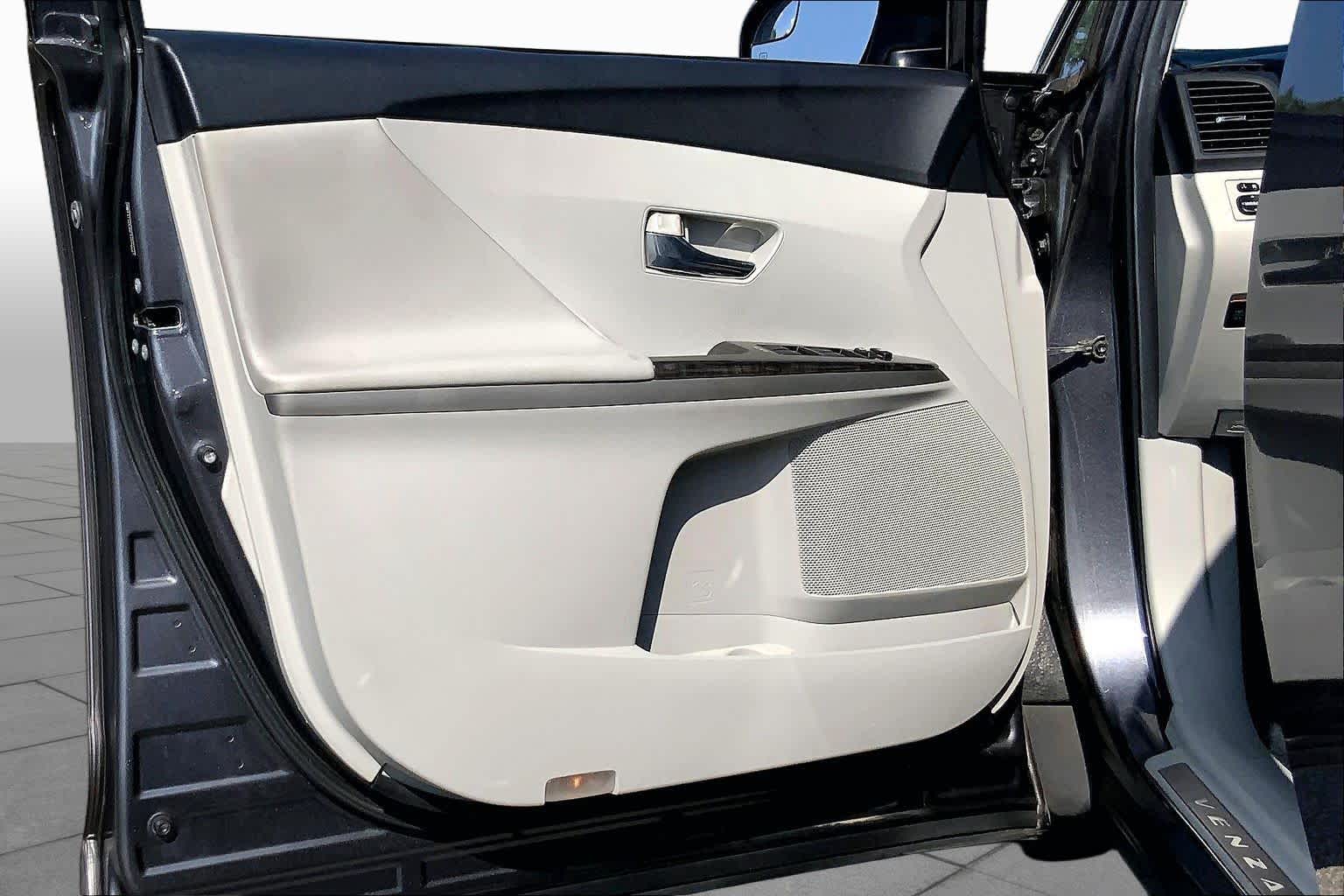 2013 Toyota Venza LE Magnetic Gray Metallic at Westside Kia