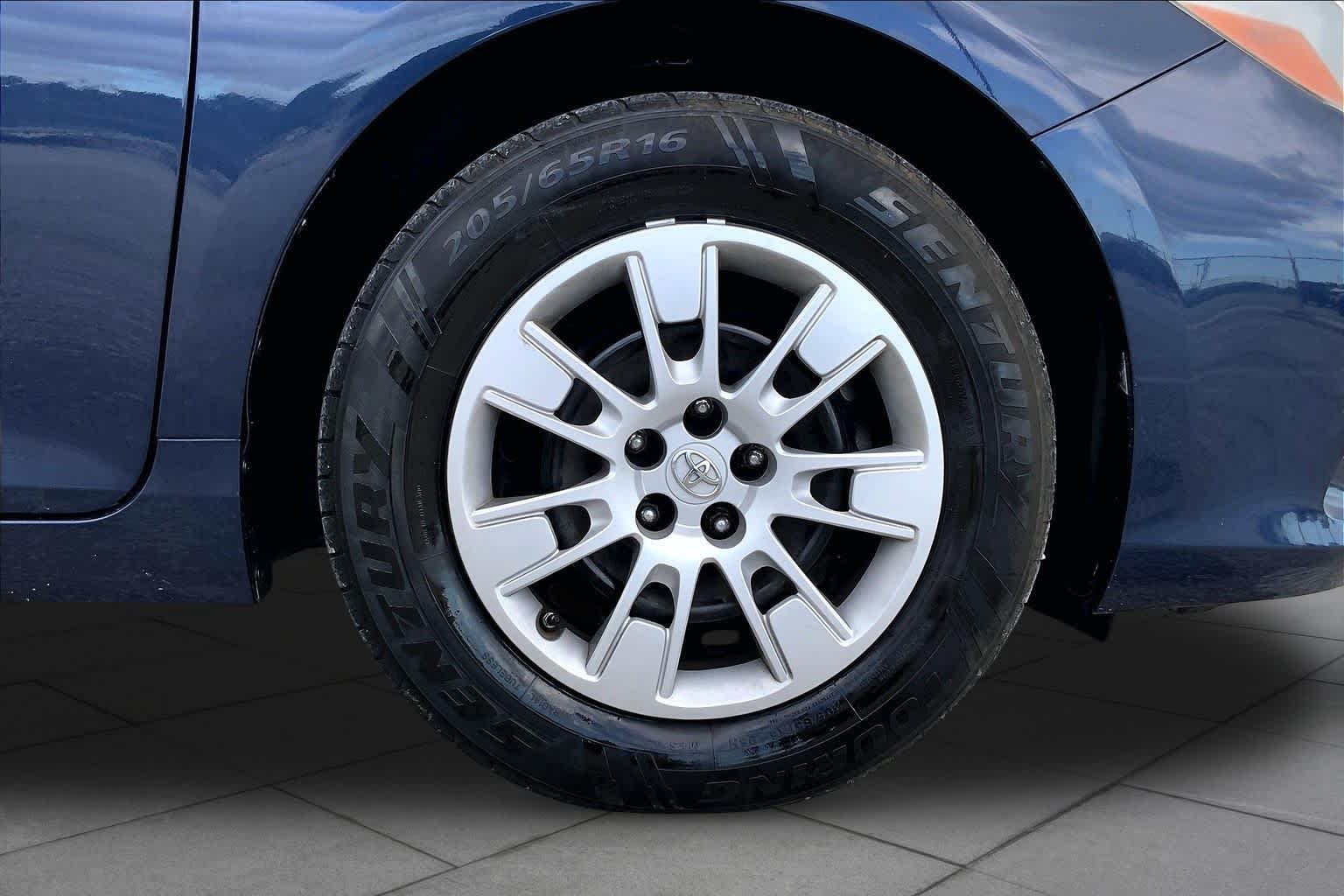 2015 Toyota Camry LE Parisian Night Pearl at Group 1 Toyota Southwest