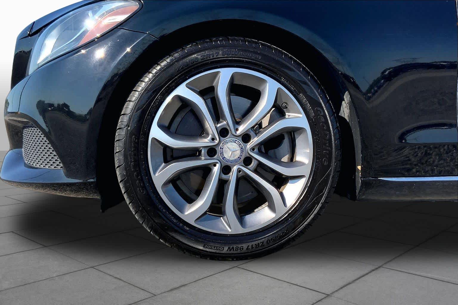 2017 Mercedes-Benz C 300 photo 11 of 36