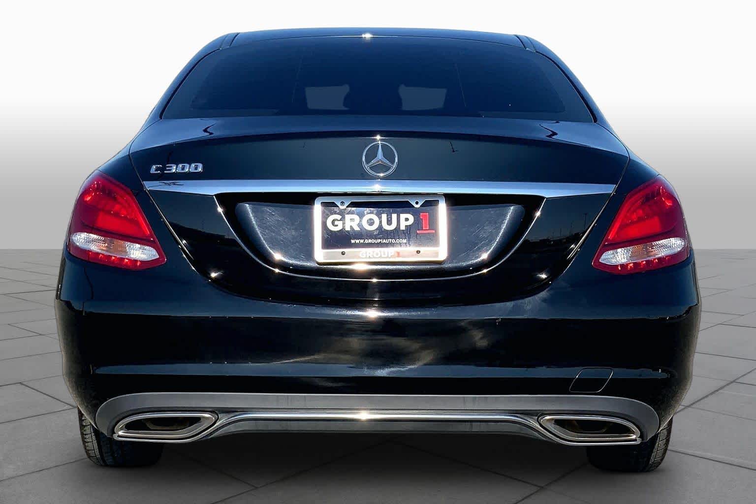 2017 Mercedes-Benz C 300 photo 5 of 36