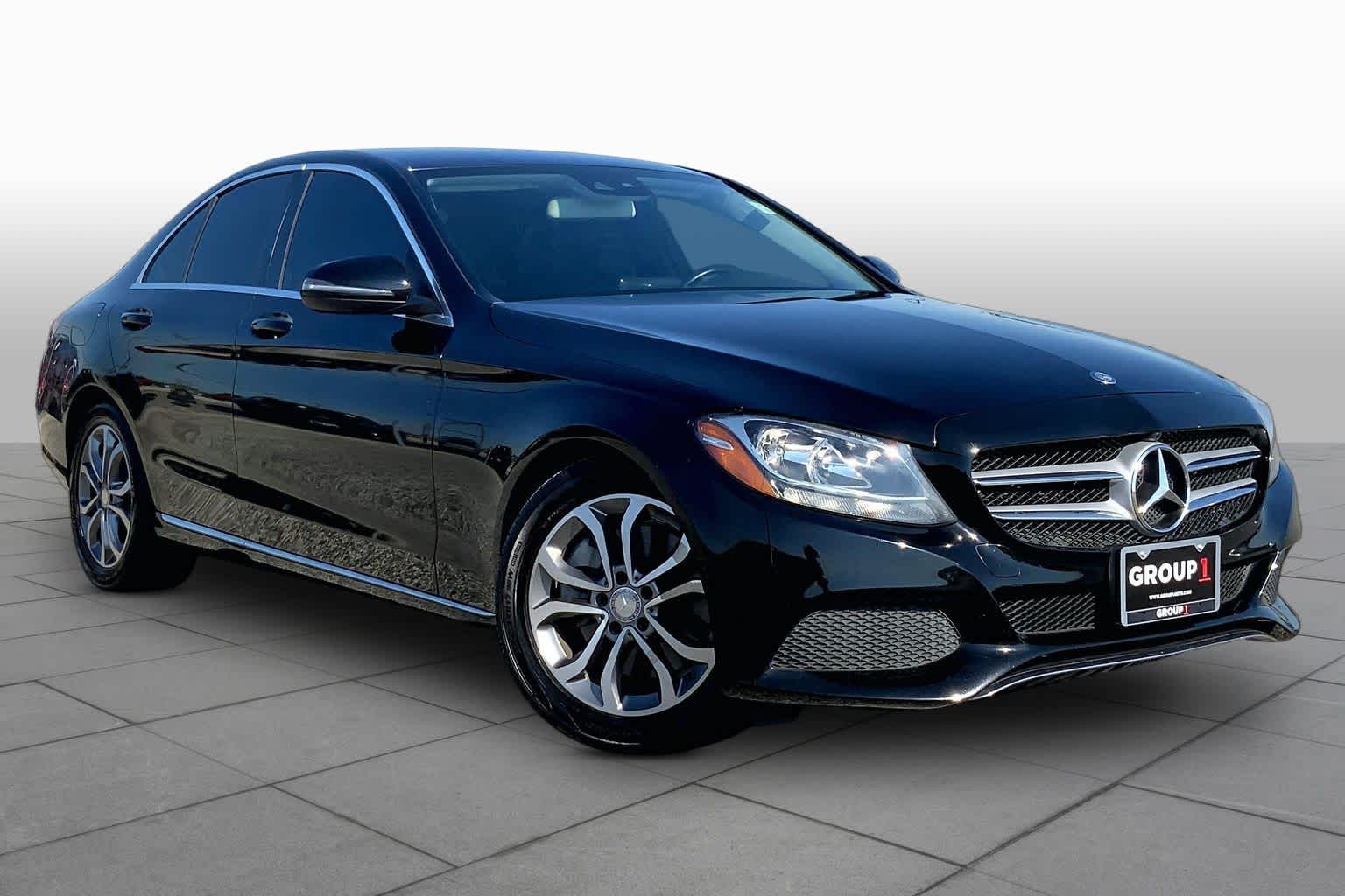 2017 Mercedes-Benz C 300 photo 3 of 36