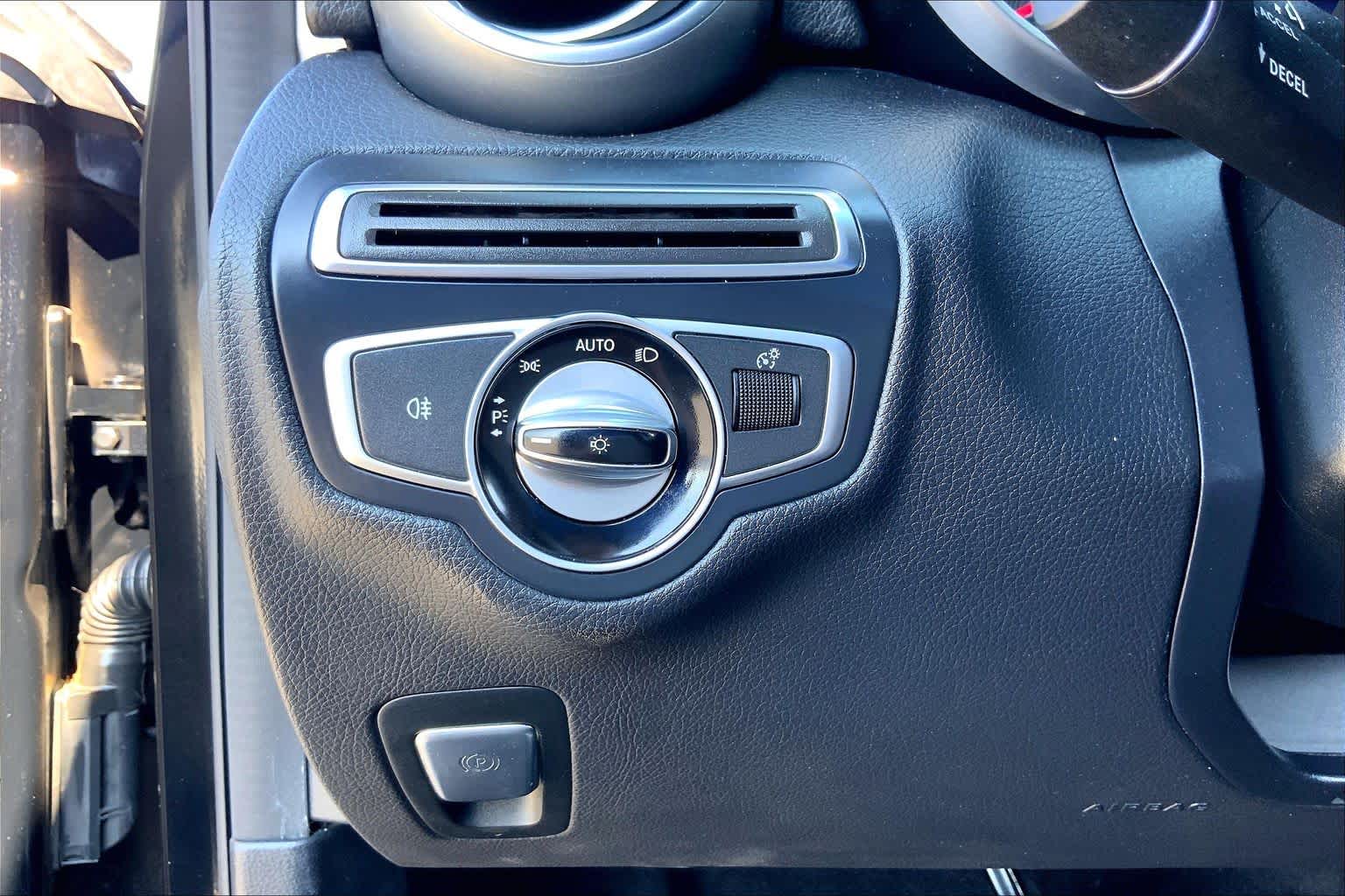2017 Mercedes-Benz C 300 photo 33 of 36