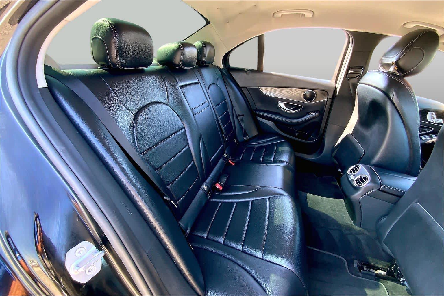 2017 Mercedes-Benz C 300 photo 19 of 36