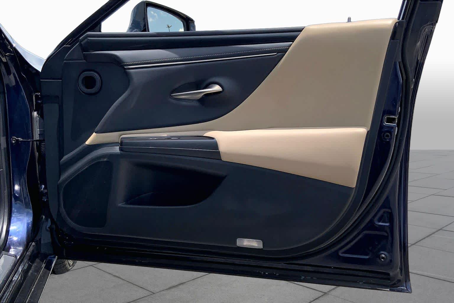 2019 Lexus ES 350  Nightfall Mica at Beck & Masten Kia
