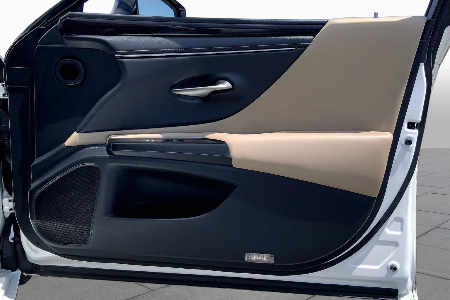 2020 Lexus ES 350  Eminent White Pearl at Group 1 Toyota Southwest