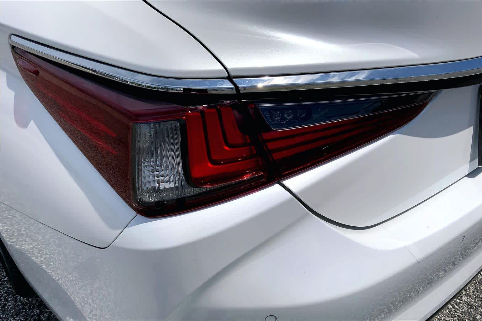 2020 Lexus ES 350  Eminent White Pearl at Group 1 Toyota Southwest