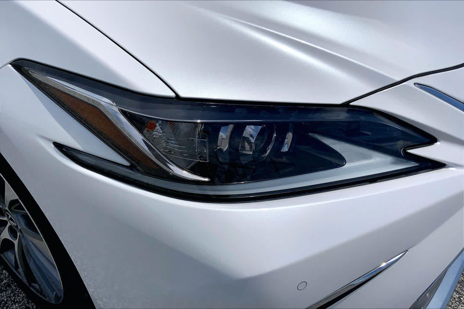 2020 Lexus ES 350  Eminent White Pearl at Group 1 Toyota Southwest