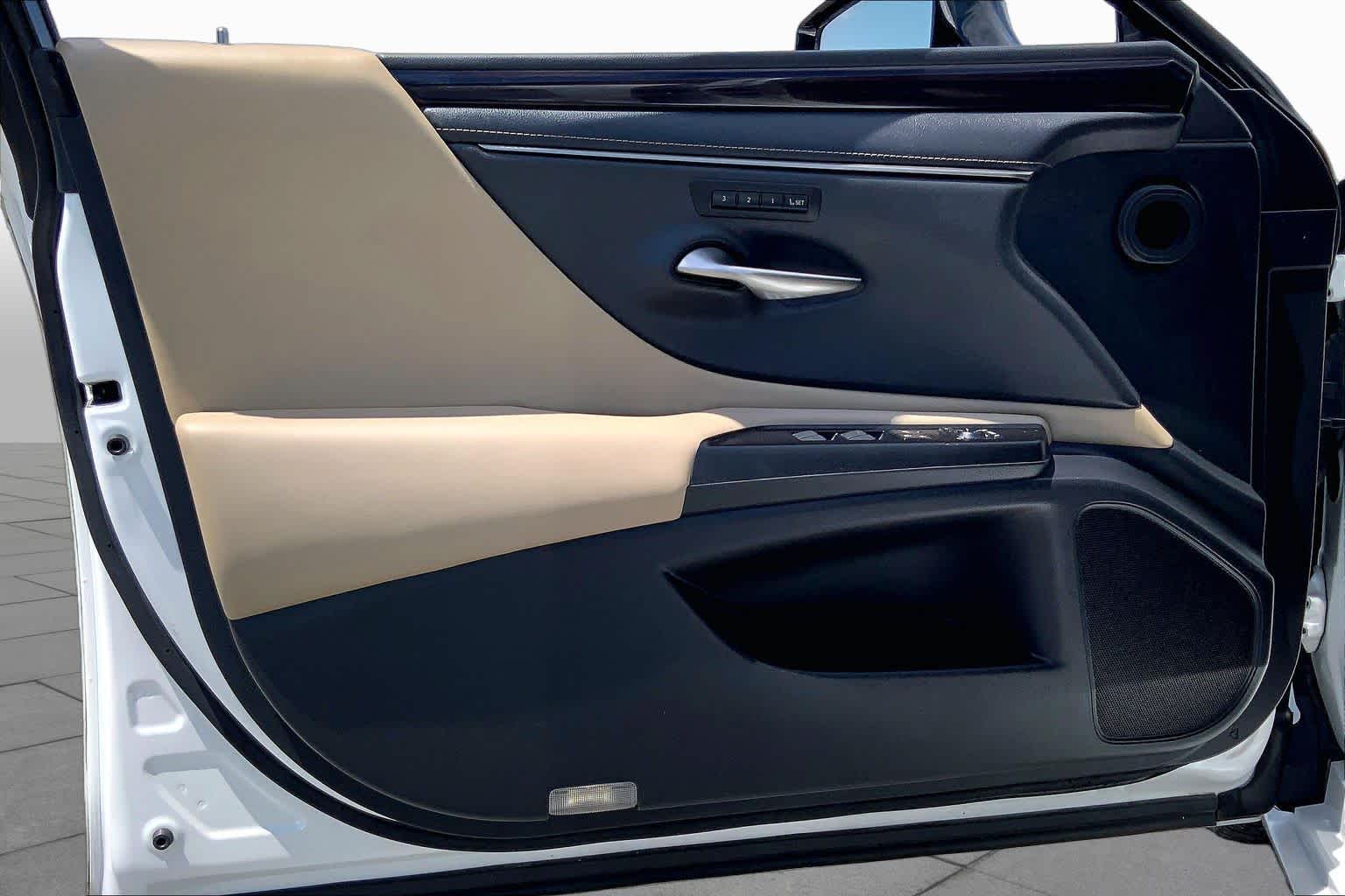 2020 Lexus ES 350  Eminent White Pearl at Group 1 Toyota Southwest