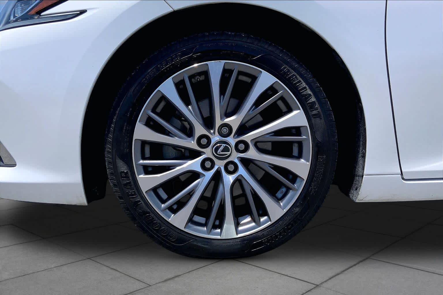 2020 Lexus ES 350  Eminent White Pearl at Group 1 Toyota Southwest