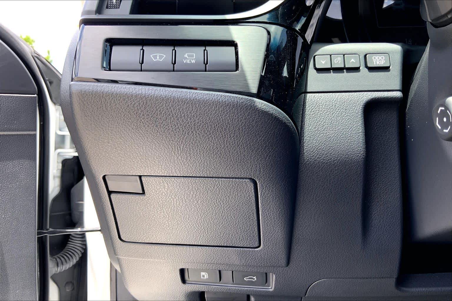 2025 Lexus ES 350 Ultra Luxury  Eminent White Pearl at Lexus Southwest Houston