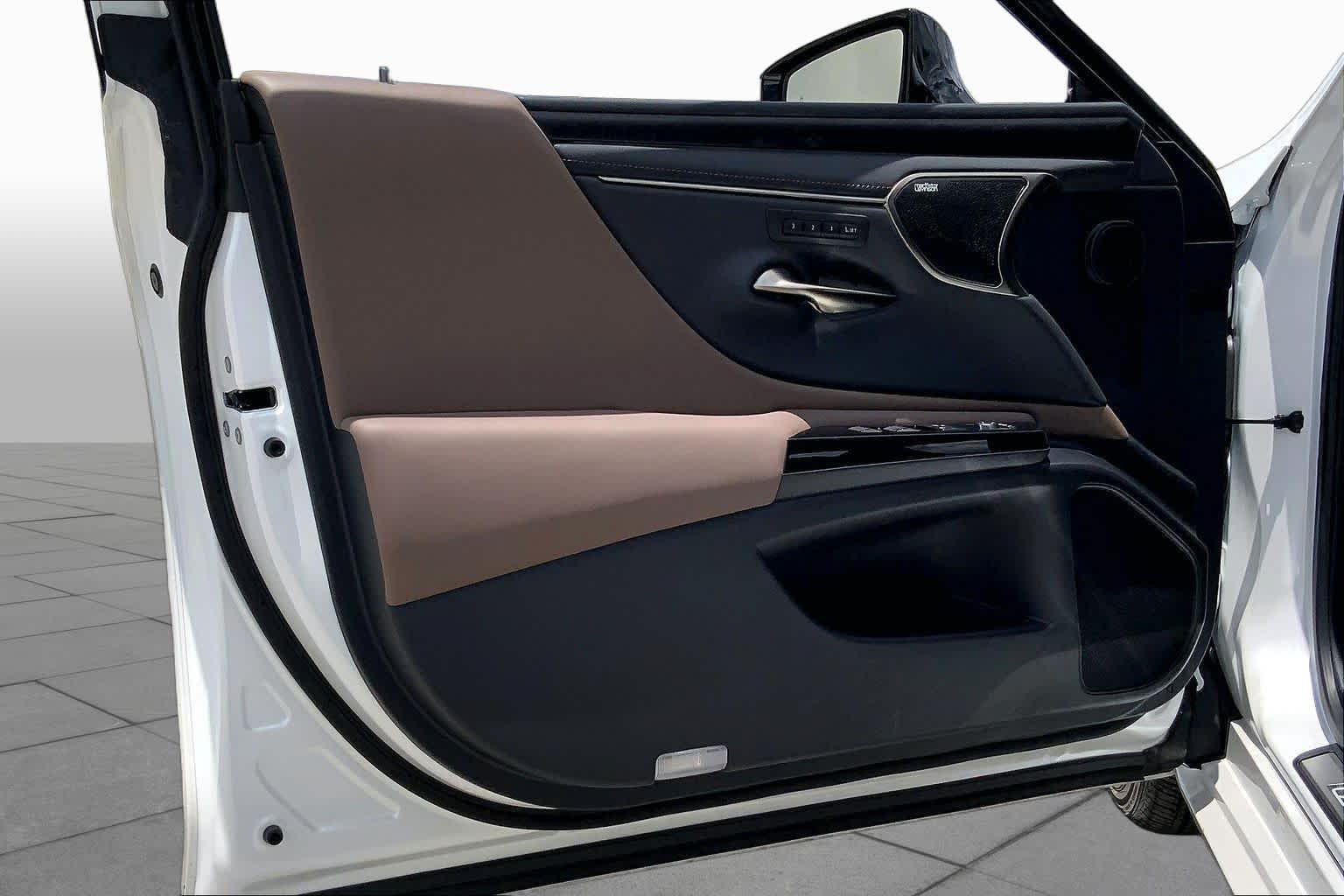 2025 Lexus ES 350 Ultra Luxury  Eminent White Pearl at Lexus Southwest Houston