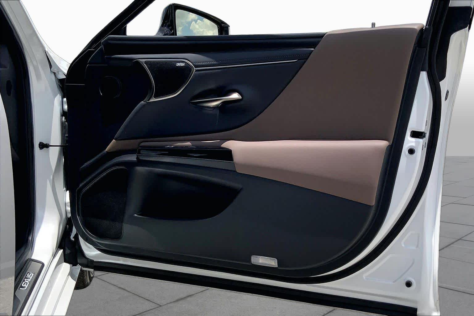 2025 Lexus ES 350 Ultra Luxury  Eminent White Pearl at Lexus Southwest Houston