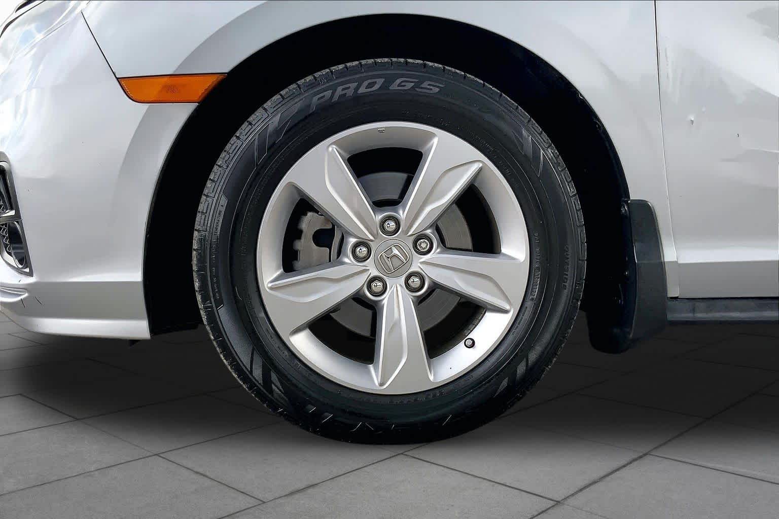 2019 Honda Odyssey EX-L w/Navi/RES Lunar Silver Metallic at AutoNation USA Houston