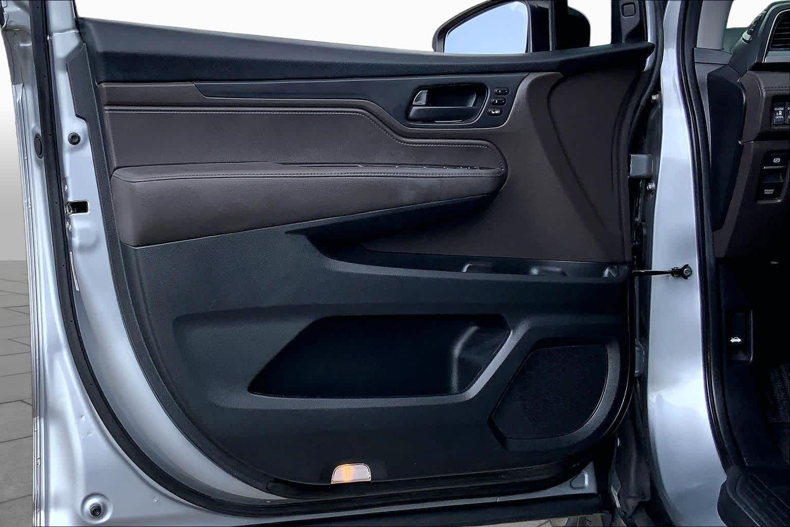 2019 Honda Odyssey EX-L w/Navi/RES Lunar Silver Metallic at AutoNation USA Houston