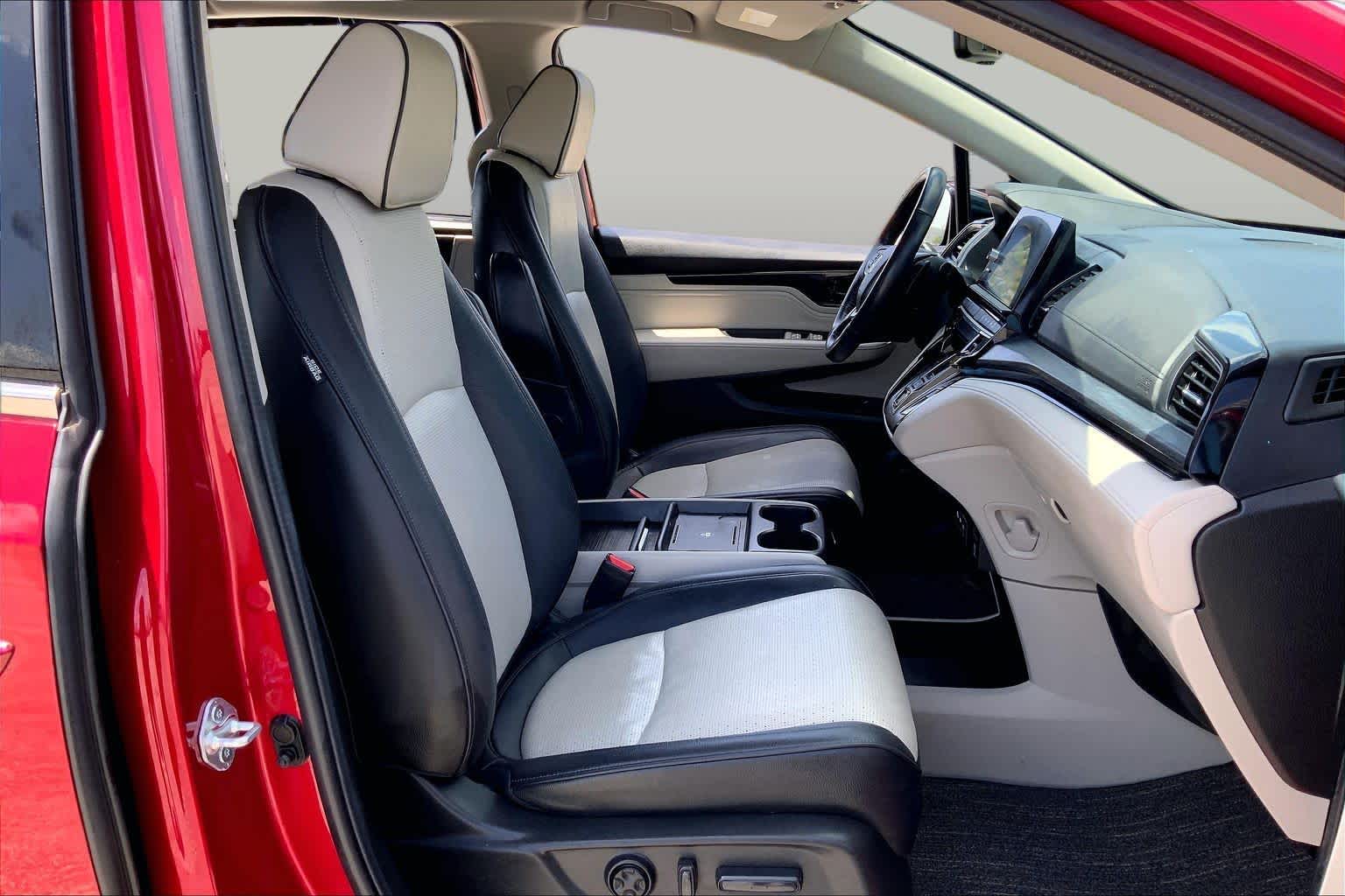 2025 Honda Odyssey Elite Radiant Red Metallic II at Honda of Clear Lake