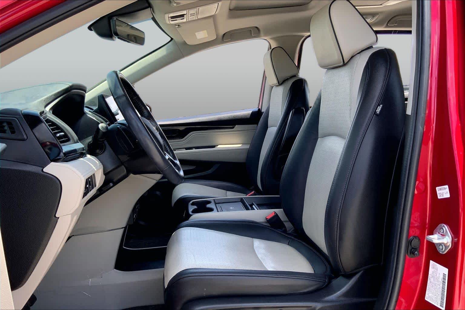 2025 Honda Odyssey Elite Radiant Red Metallic II at Honda of Clear Lake
