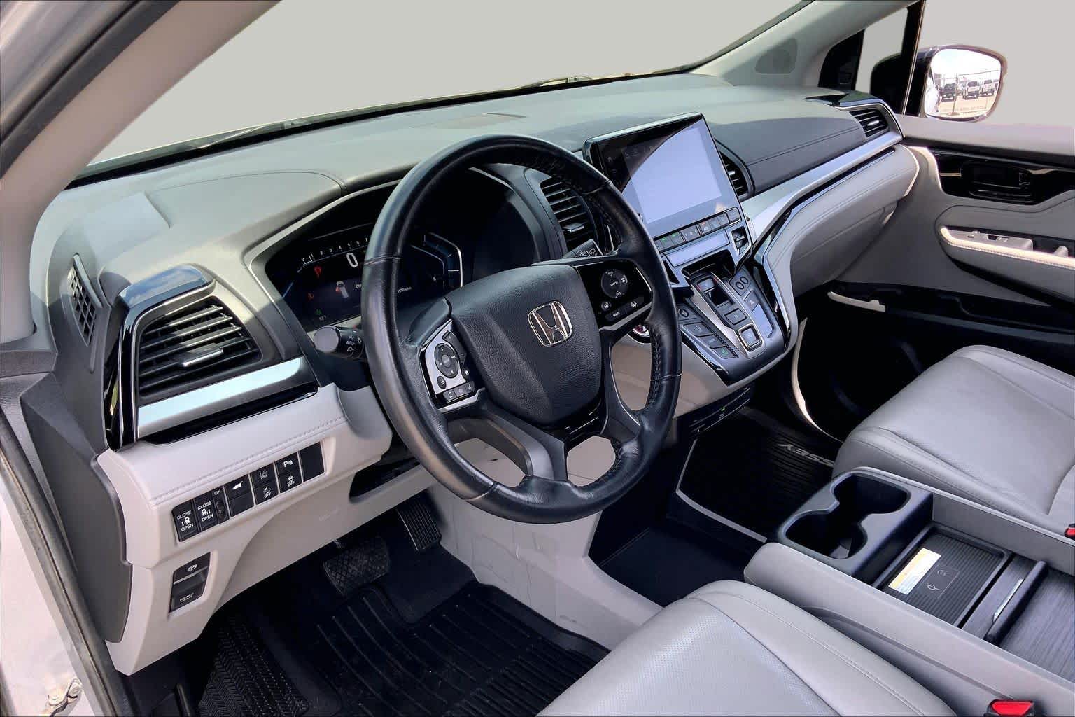 2020 Honda Odyssey Elite Lunar Silver Metallic at Group 1 Toyota Southwest