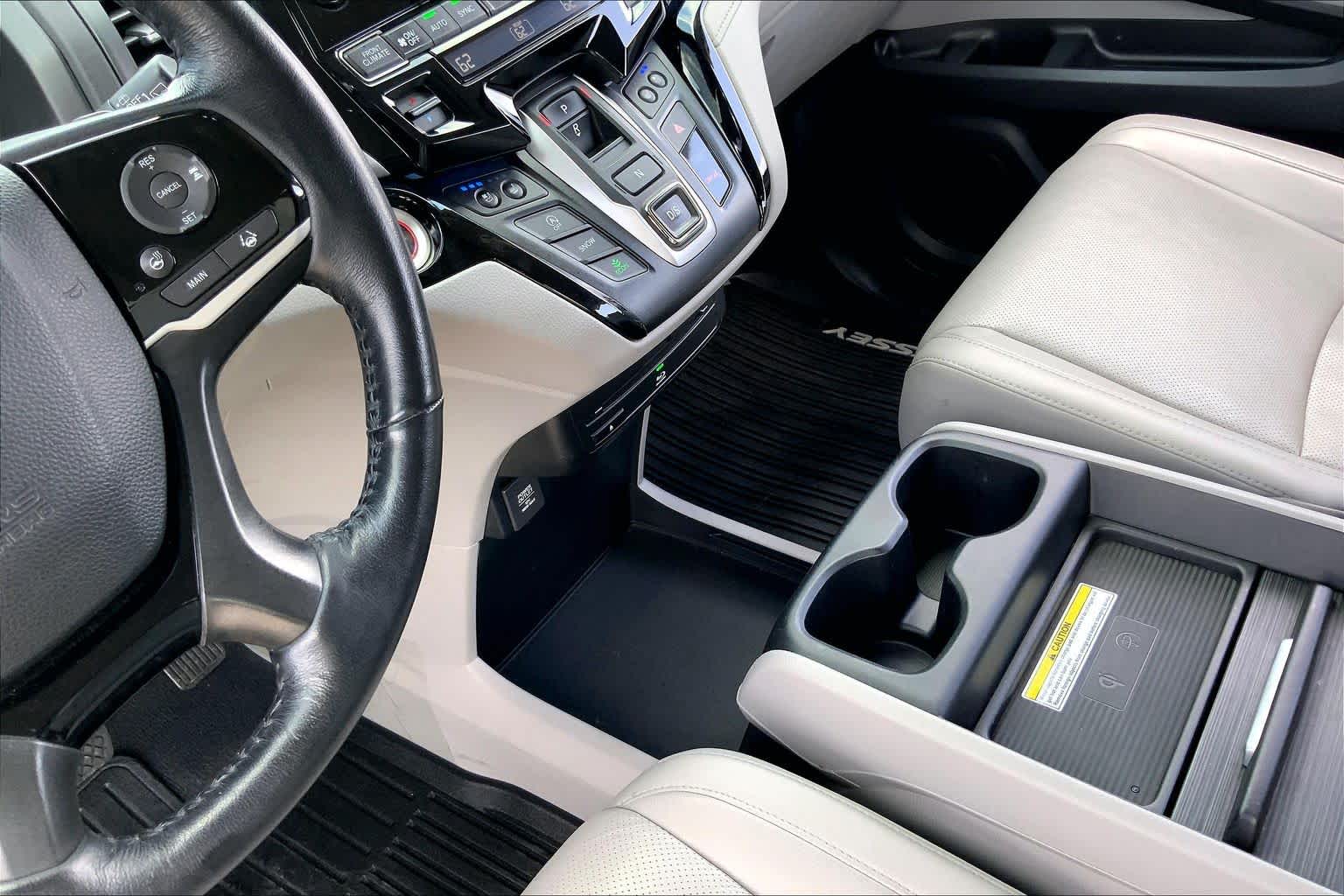 2020 Honda Odyssey Elite Lunar Silver Metallic at Group 1 Toyota Southwest