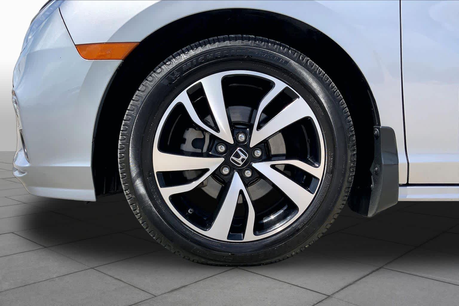 2020 Honda Odyssey Elite Lunar Silver Metallic at Group 1 Toyota Southwest