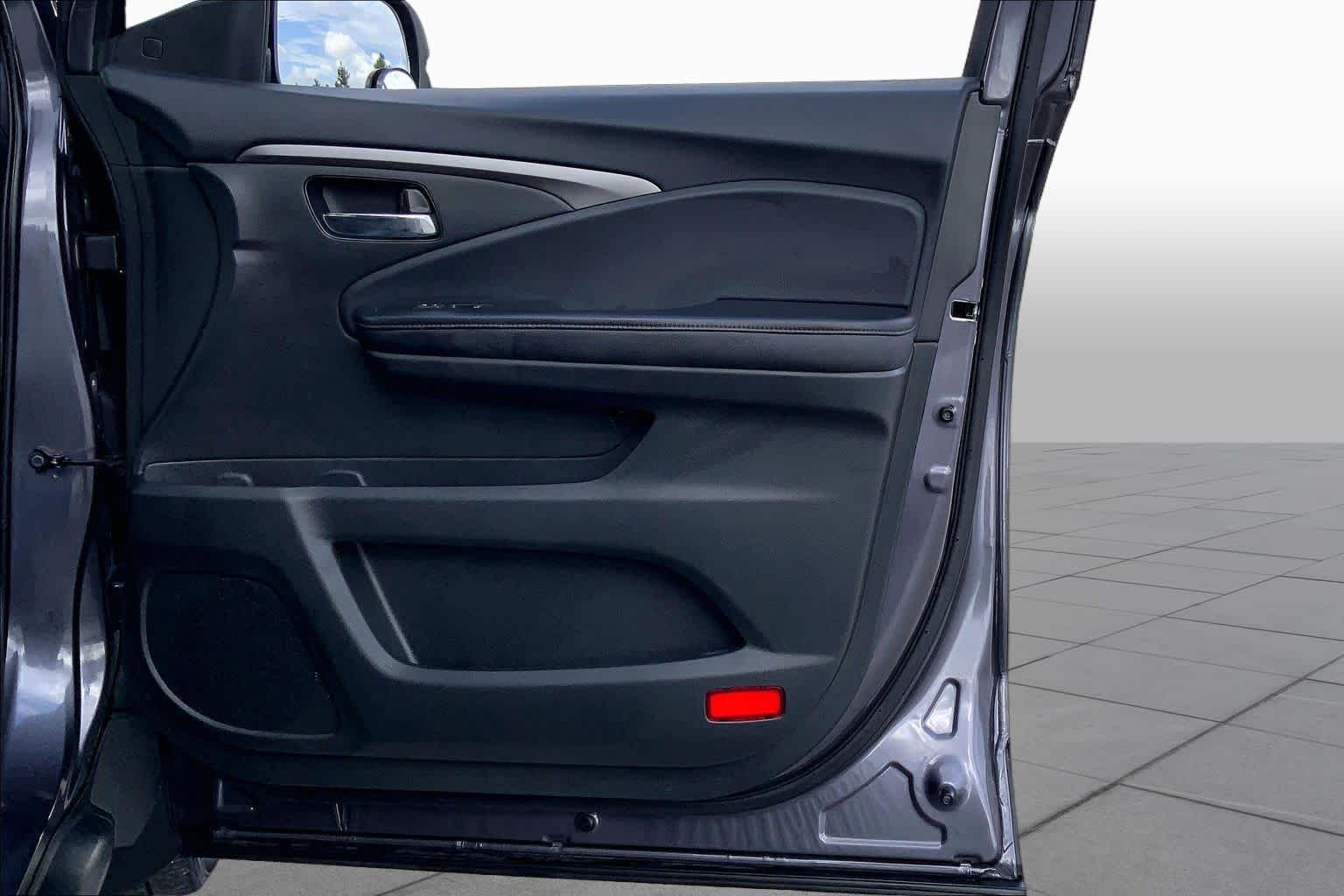 2021 Honda Pilot Special Edition Modern Steel Metallic at Beck & Masten Kia