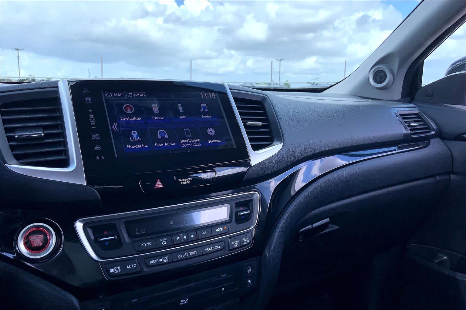 2018 Honda Pilot Elite Lunar Silver Metallic at Texan GMC Buick