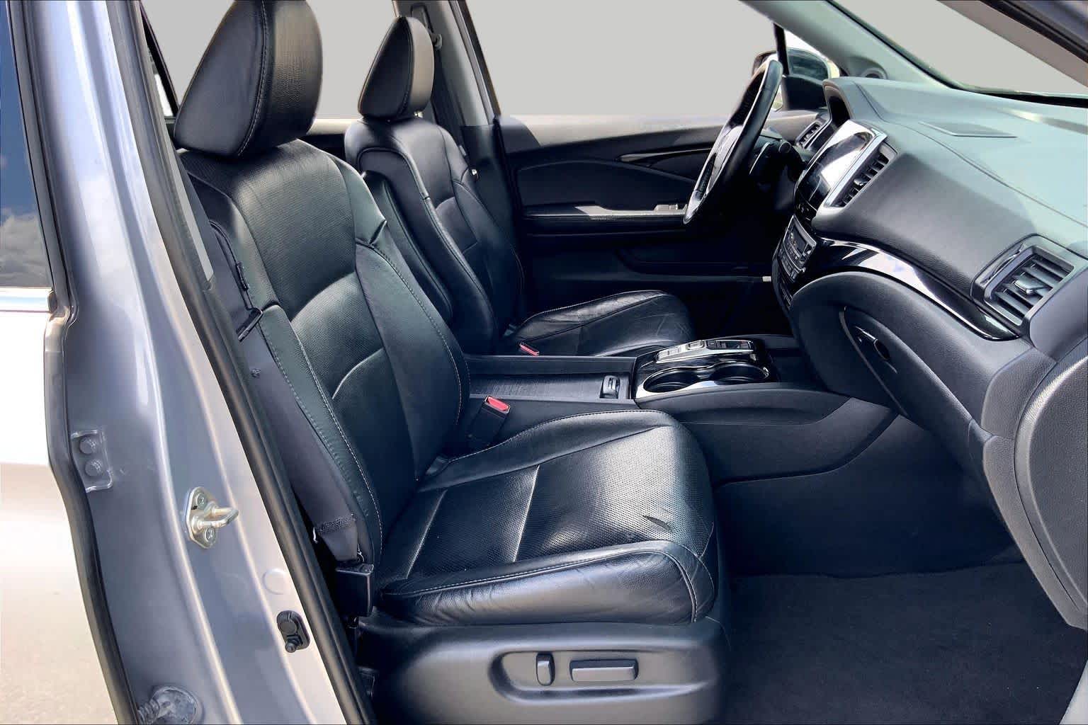 2018 Honda Pilot Elite Lunar Silver Metallic at Texan GMC Buick