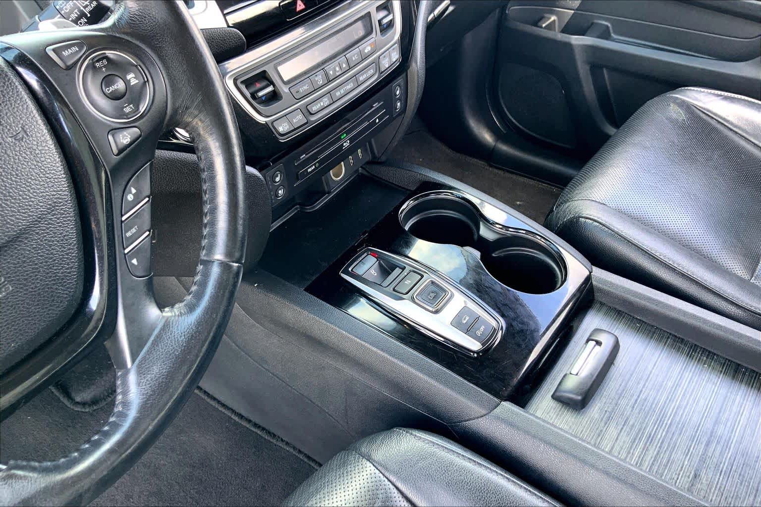 2018 Honda Pilot Elite Lunar Silver Metallic at Texan GMC Buick