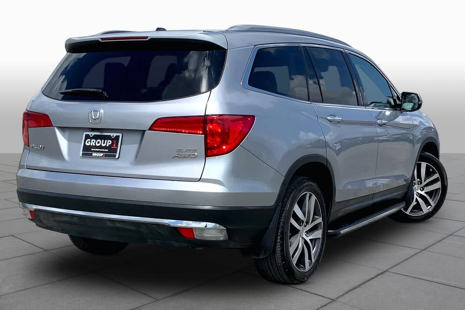 2018 Honda Pilot Elite Lunar Silver Metallic at Texan GMC Buick