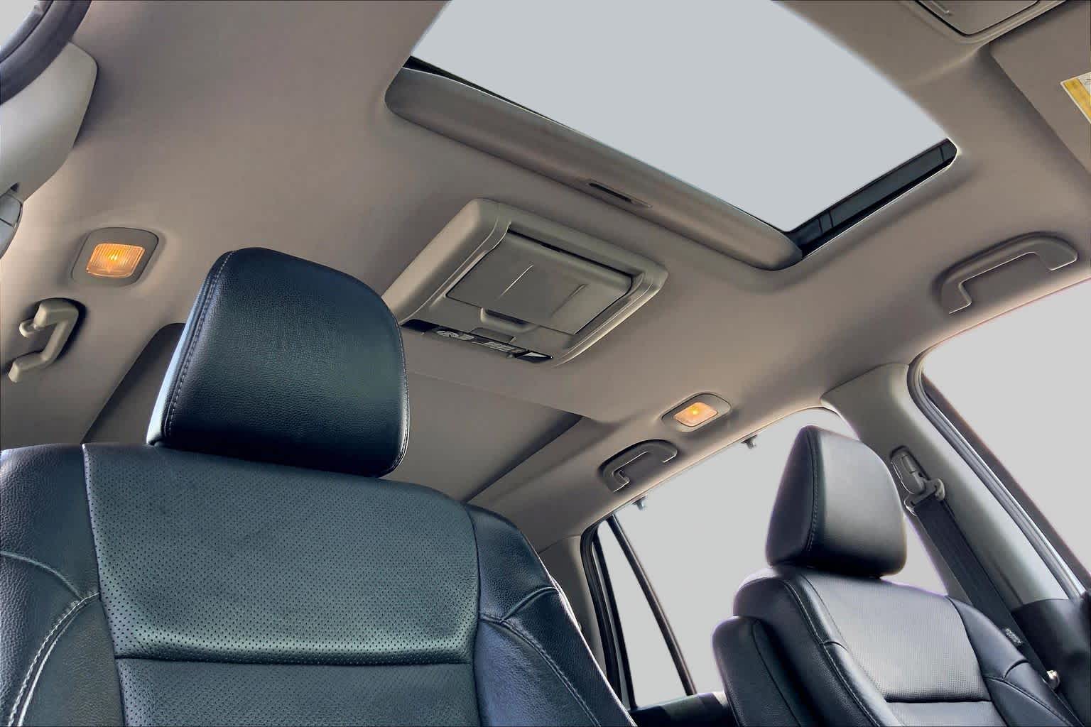 2018 Honda Pilot Elite Lunar Silver Metallic at Texan GMC Buick