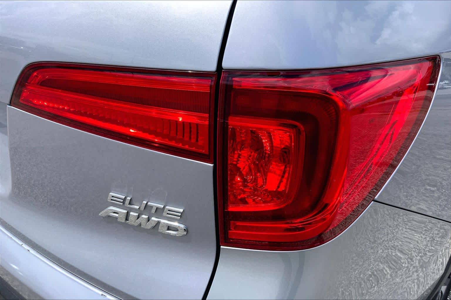 2018 Honda Pilot Elite Lunar Silver Metallic at Texan GMC Buick