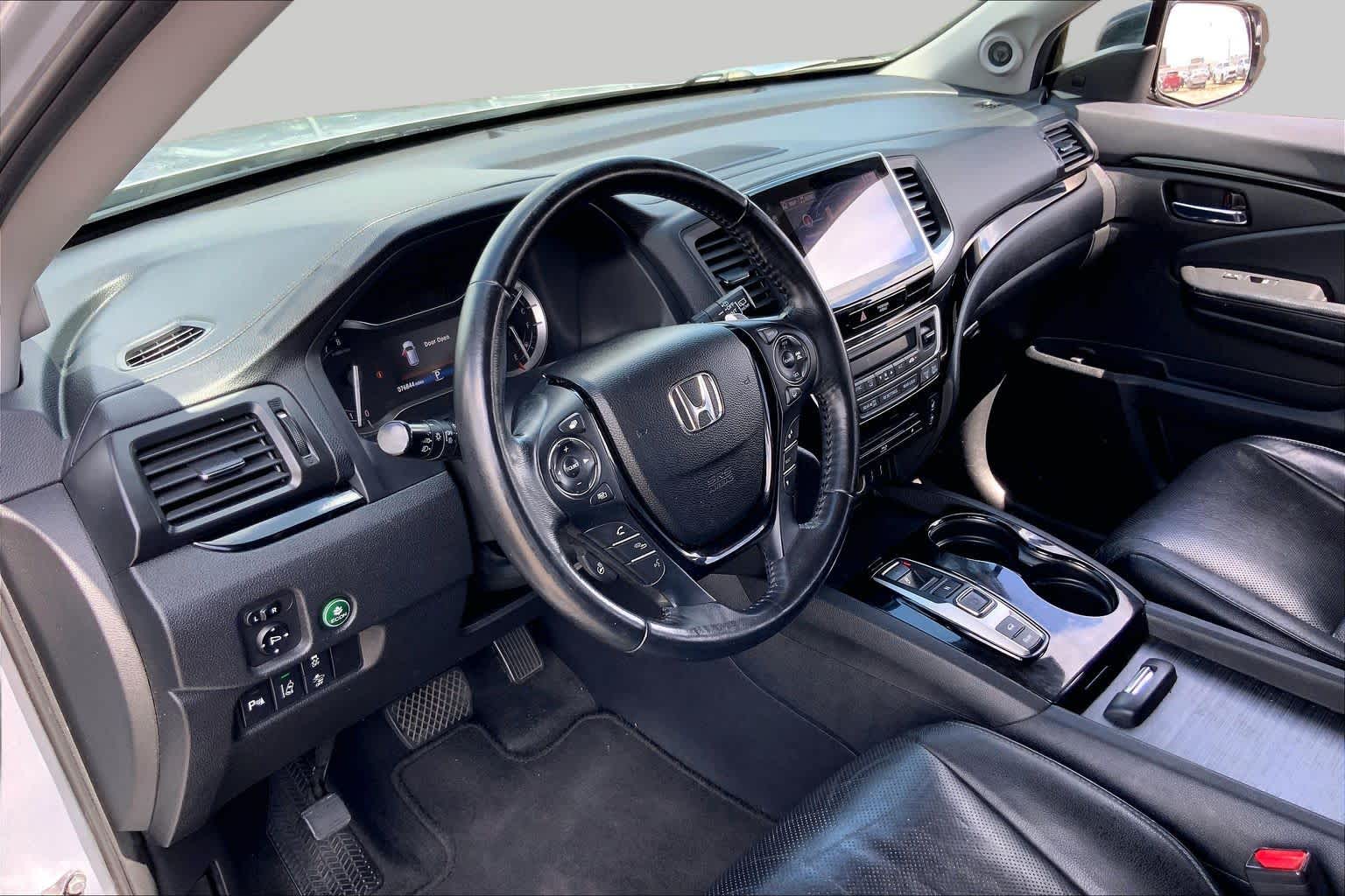 2018 Honda Pilot Elite Lunar Silver Metallic at Texan GMC Buick