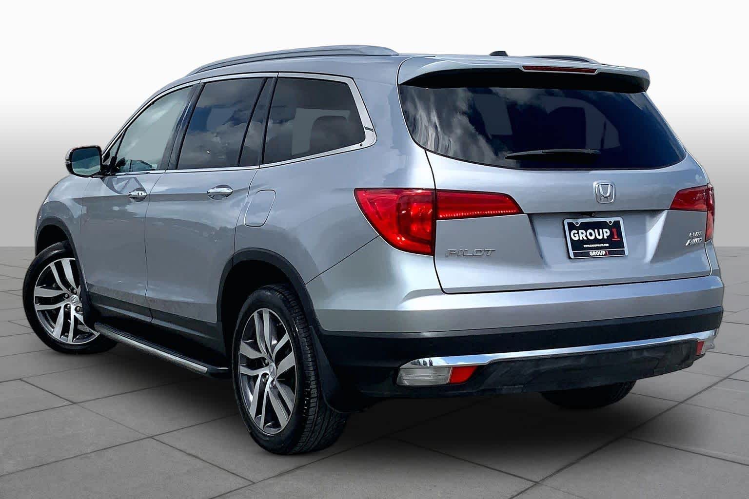2018 Honda Pilot Elite Lunar Silver Metallic at Texan GMC Buick