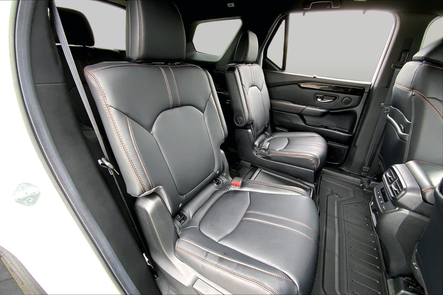 2025 Honda Pilot TrailSport Platinum White Pearl at Honda of Clear Lake