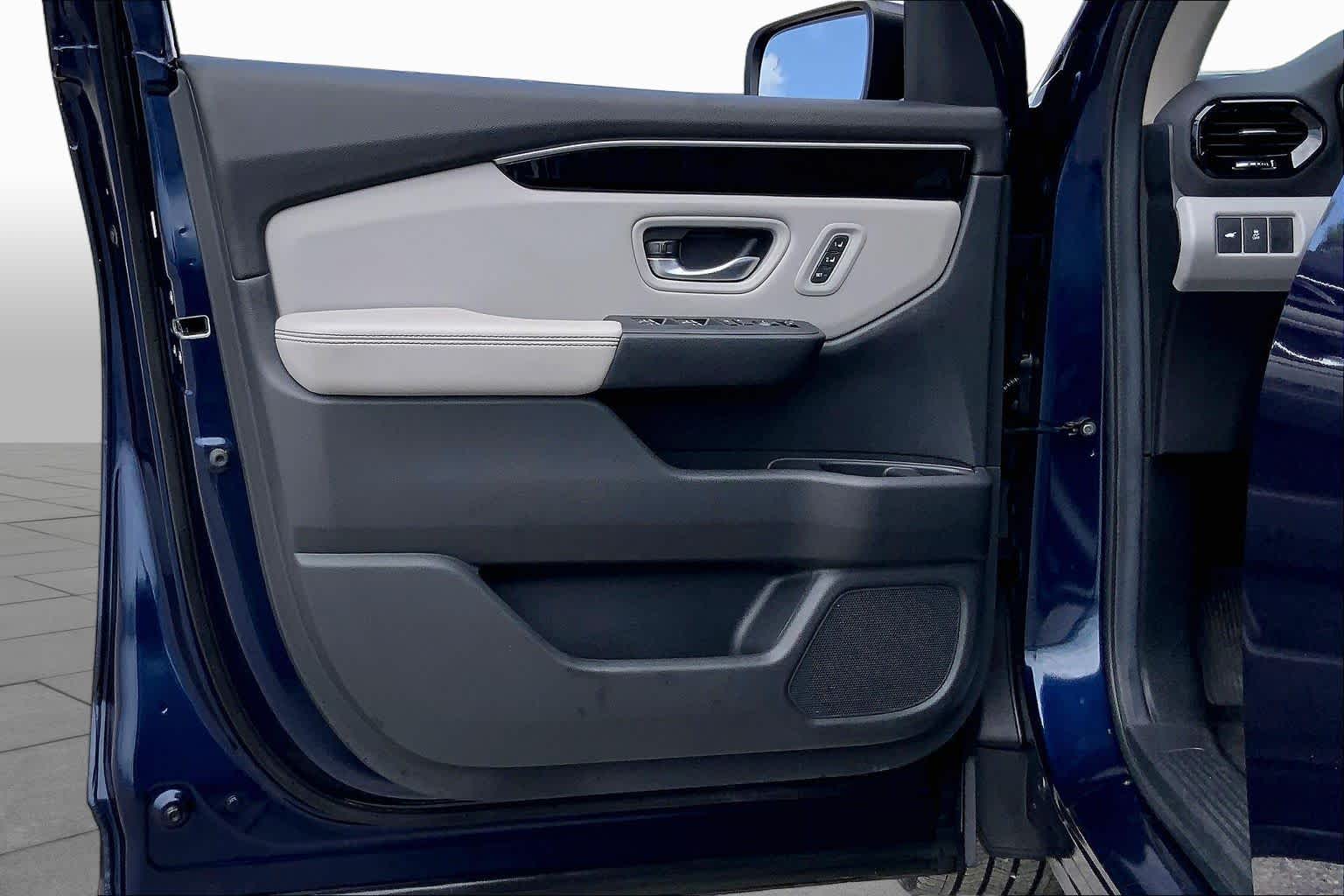2024 Honda Pilot EX-L 8 Passenger Obsidian Blue Pearl at Tomball Ford