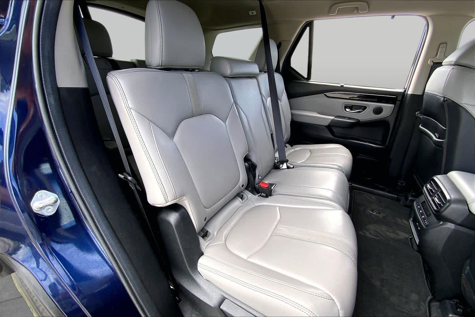 2024 Honda Pilot EX-L 8 Passenger Obsidian Blue Pearl at Tomball Ford
