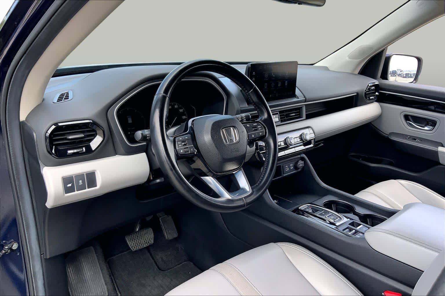 2024 Honda Pilot EX-L 8 Passenger Obsidian Blue Pearl at Tomball Ford