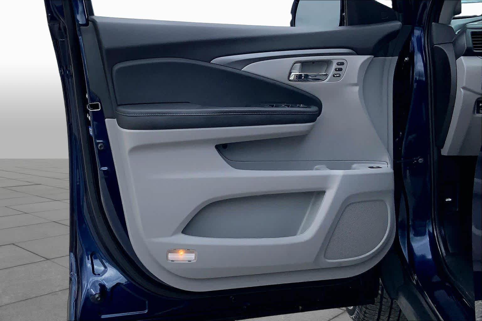 2023 Honda Ridgeline RTL-E Obsidian Blue Pearl at Honda of Clear Lake