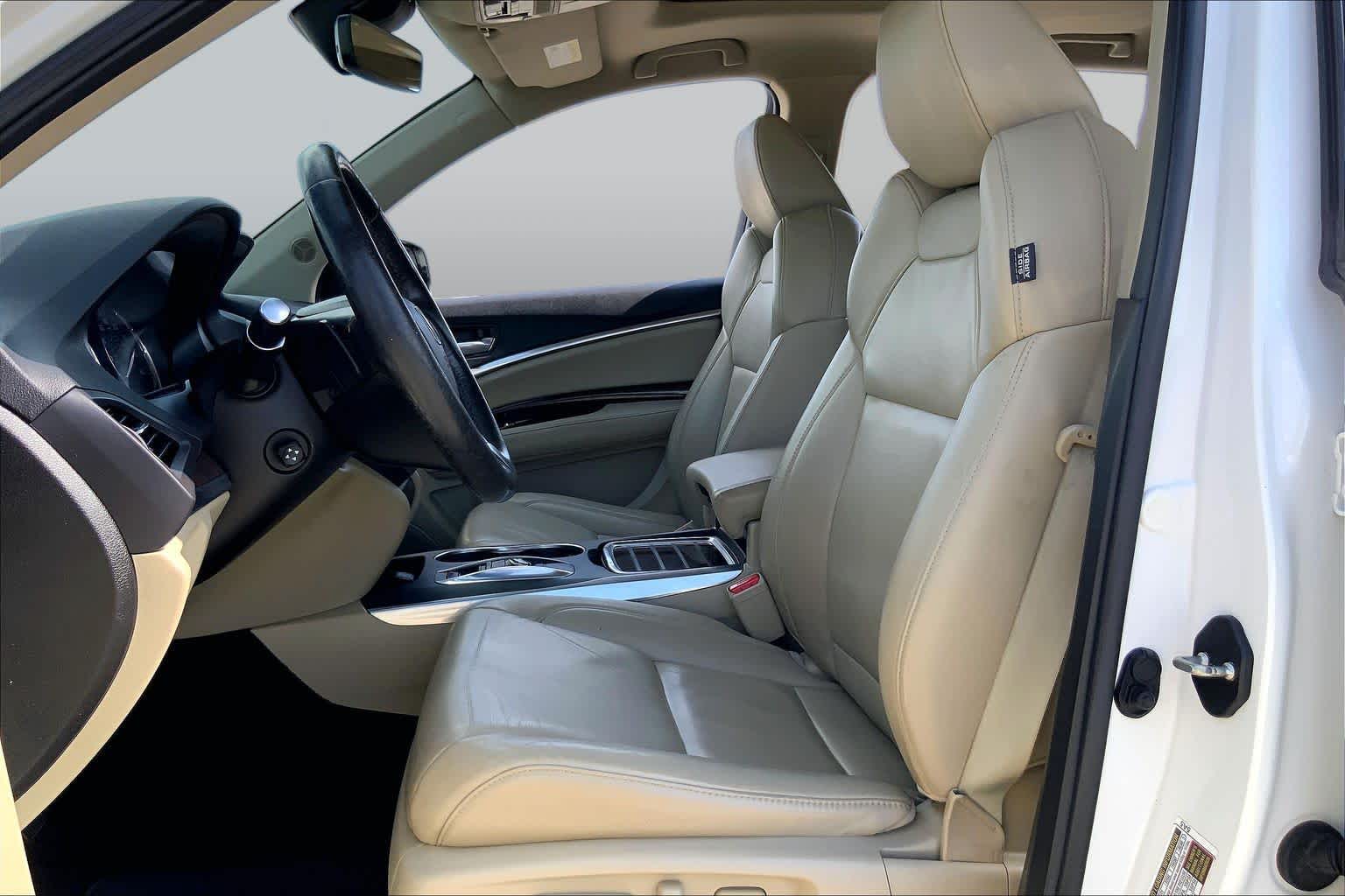 2017 Acura MDX w/Technology Pkg White Diamond Pearl at AutoNation USA Katy