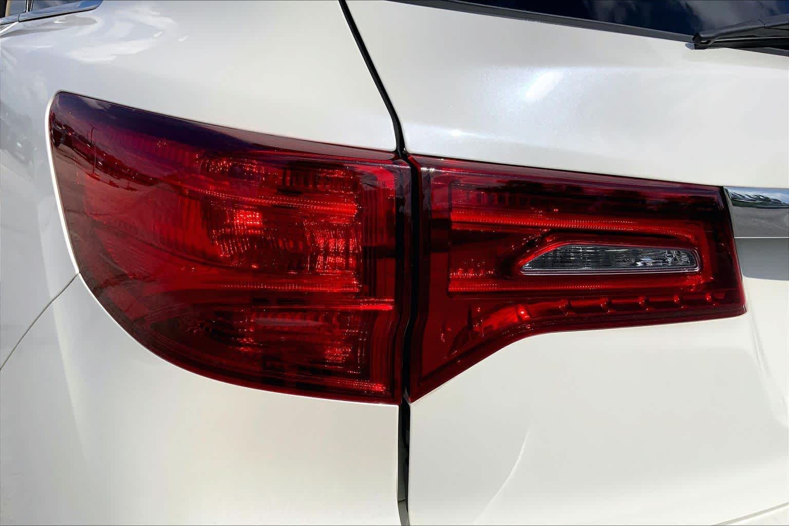 2017 Acura MDX w/Technology Pkg White Diamond Pearl at AutoNation USA Katy