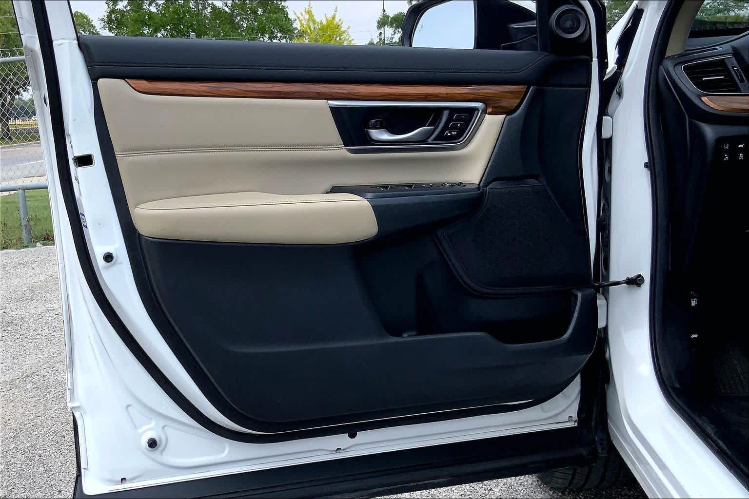 2022 Honda CR-V Hybrid EX-L Platinum White Pearl at AutoNation USA Katy