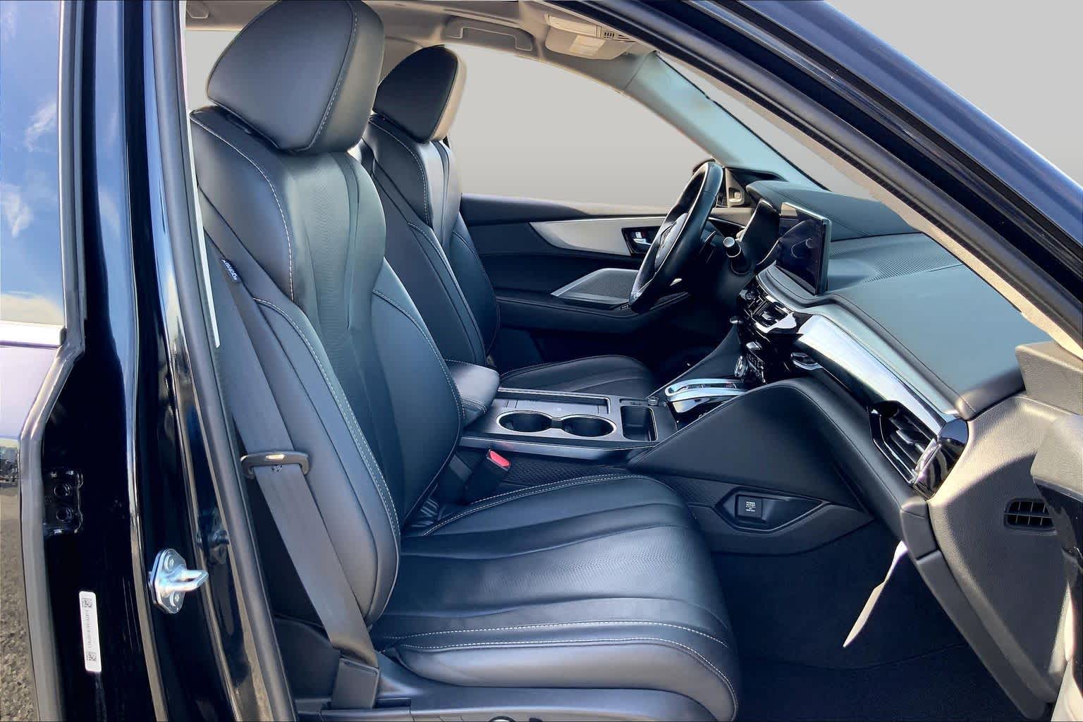 2025 Acura MDX photo 8 of 35