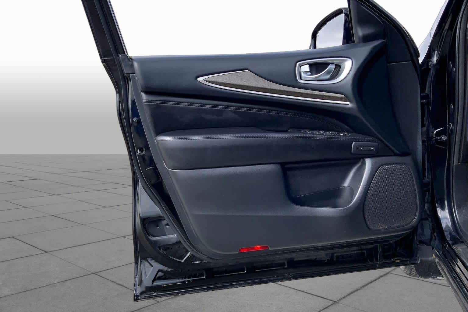 2015 INFINITI QX60 photo 21 of 36