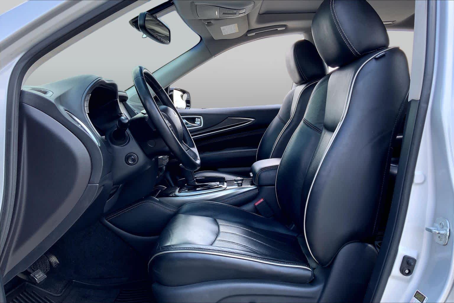 2016 INFINITI QX60 photo 8 of 36