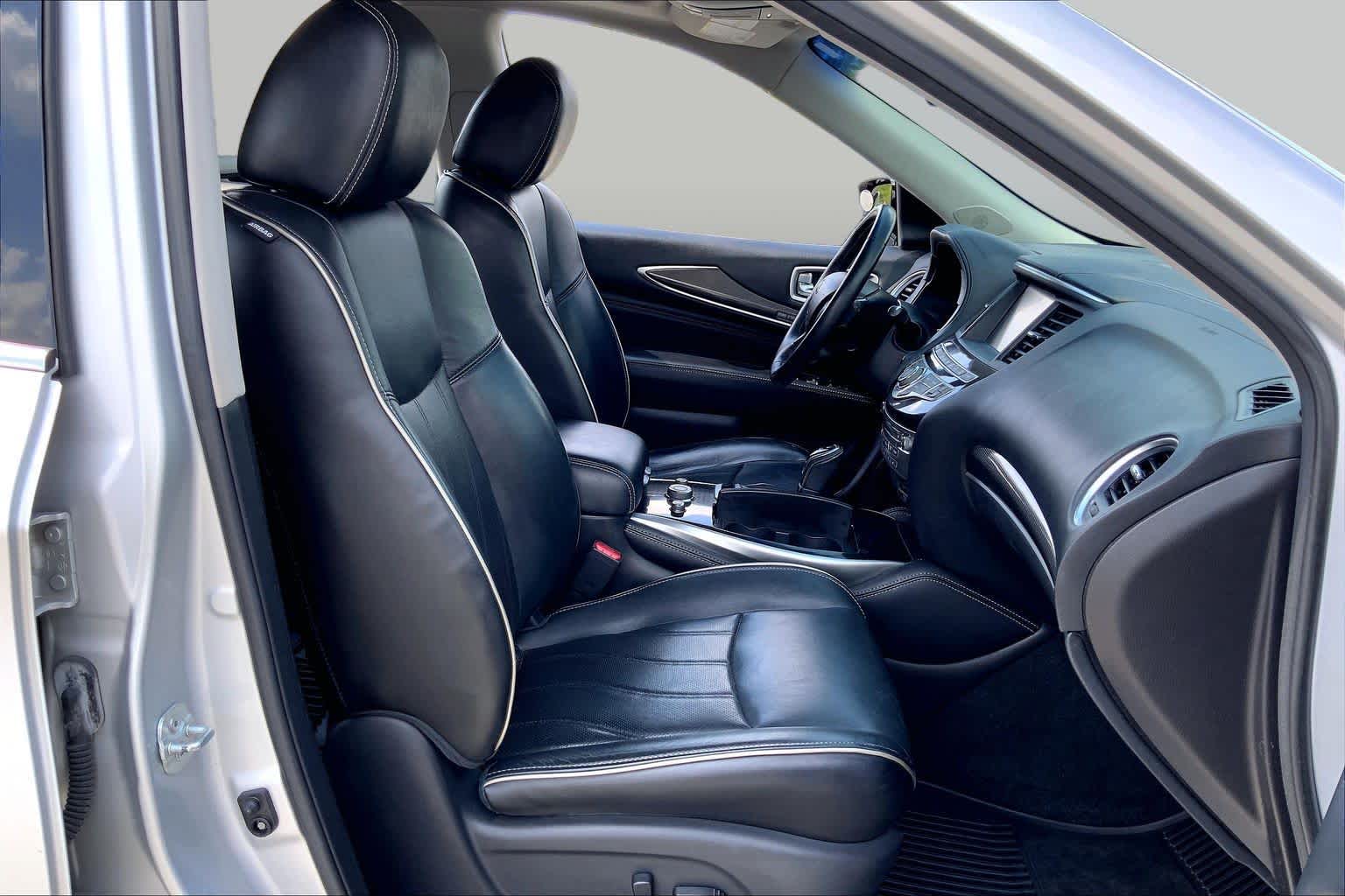 2016 INFINITI QX60 photo 9 of 36