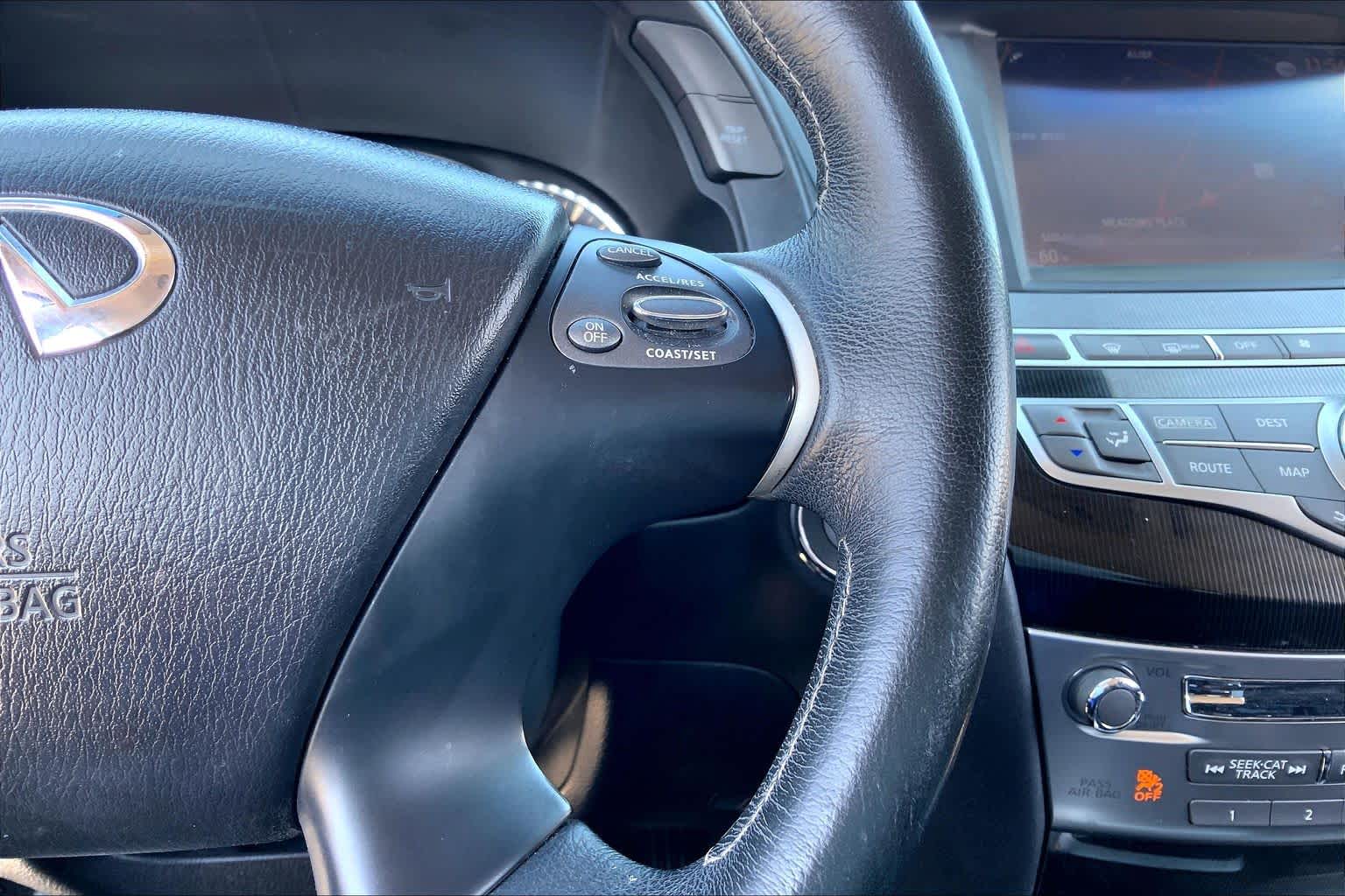 2016 INFINITI QX60 photo 24 of 36