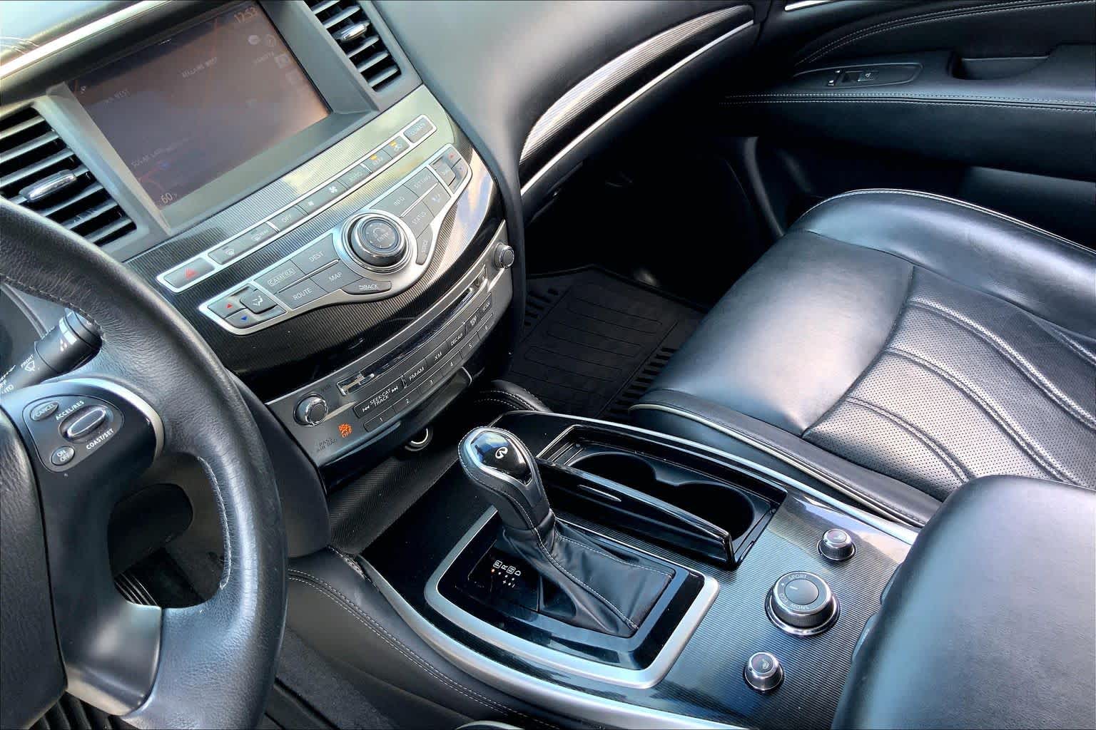 2016 INFINITI QX60 photo 16 of 36